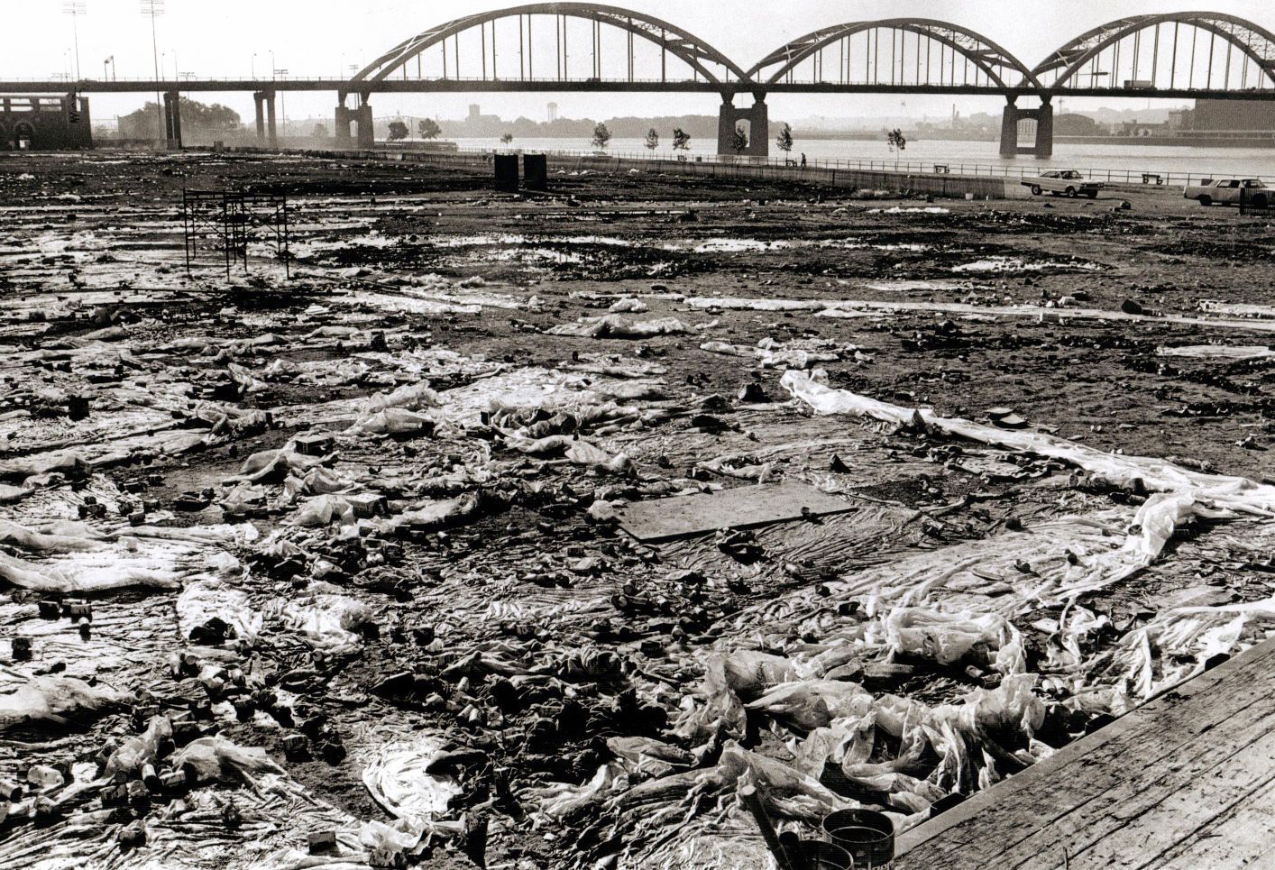 19730705 -- Davenport Levee